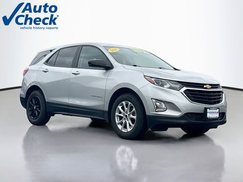 Used 2020 Chevrolet Equinox LS w/ LS Convenience Package FWD image 1