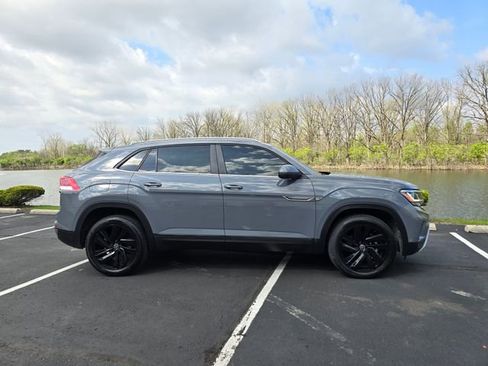 Used 2022 Volkswagen Atlas Cross Sport SE w/ Panoramic Sunroof Package AWD/4WD image 5