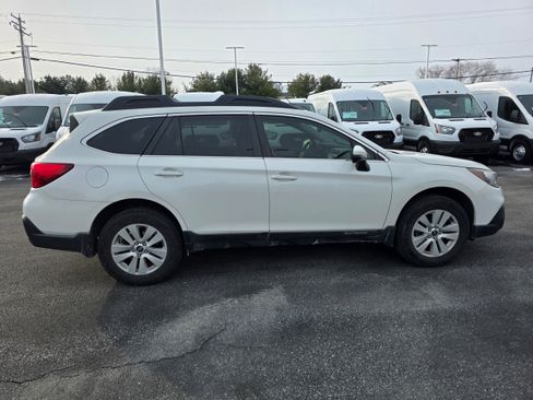 Used 2019 Subaru Outback 2.5i Premium w/ Popular Package #2 image 6