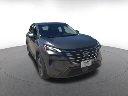 Used 2024 Nissan Rogue SV FWD image 3