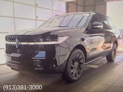 Used 2025 Lincoln Navigator L Reserve w/ Jet Appearance Package image 1