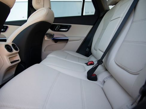 New 2026 Mercedes-Benz GLC 300 4MATIC image 13