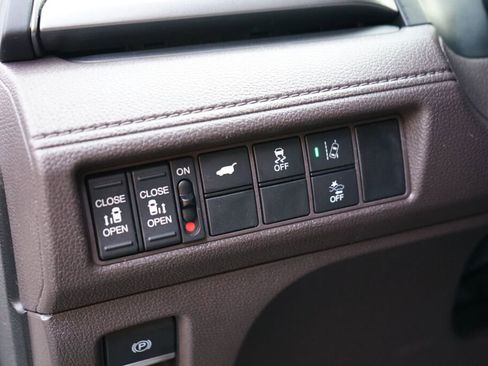 Used 2018 Honda Odyssey EX-L image 12