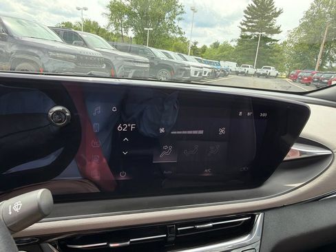 Used 2024 Buick Envista Avenir FWD image 36