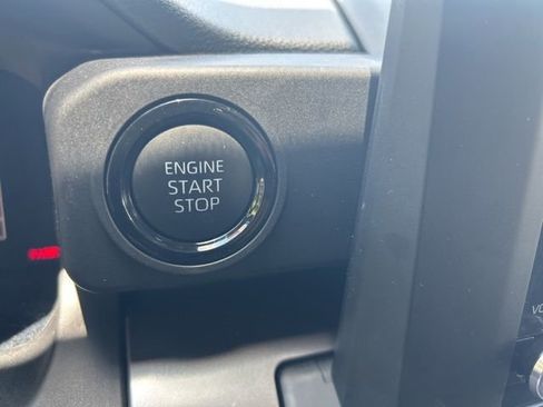 Used 2025 Toyota Tacoma SR5 AWD/4WD image 29