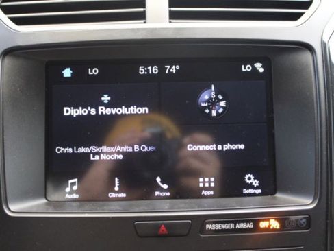 Used 2018 Ford Explorer XLT w/ Equipment Group 201A image 16