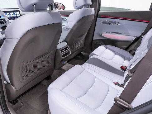 Certified 2026 Genesis GV70 2.5T Advanced image 11