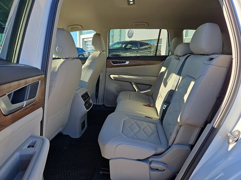 New 2026 Volkswagen Atlas SE image 11