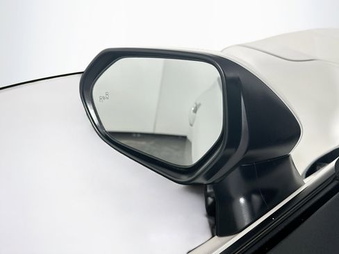 Used 2026 Toyota Camry SE FWD image 16