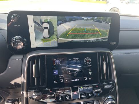 New 2026 Lexus LX 700h Overtrail AWD/4WD image 28