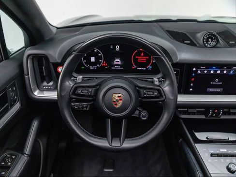 Used 2024 Porsche Cayenne AWD/4WD image 21