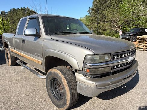Used 2001 Chevrolet Silverado 2500 LS RWD image 5