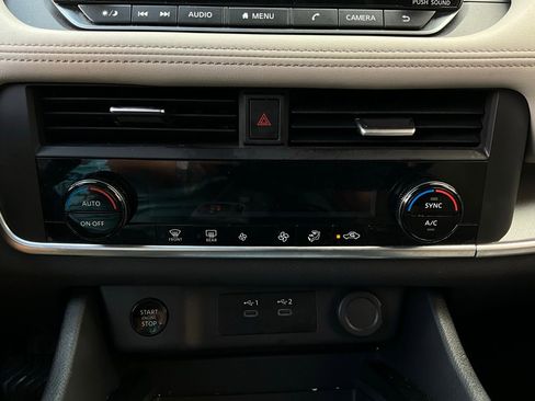 Used 2025 Nissan Rogue SV image 28