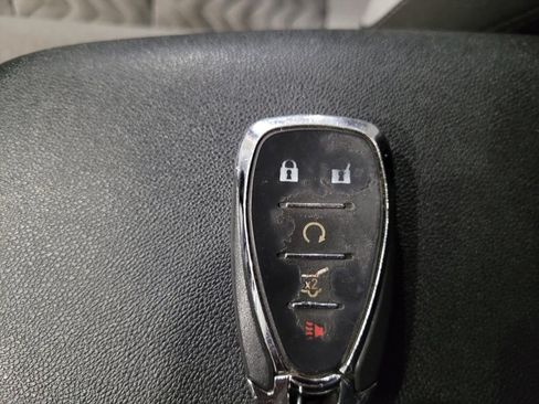 Used 2022 Chevrolet Equinox LT w/ Driver Convenience Package image 32