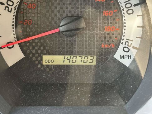 Used 2011 Toyota Tacoma 2WD Regular Cab image 9