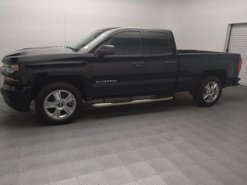 Used 2018 Chevrolet Silverado 1500 Custom w/ Trailering Package RWD image 2