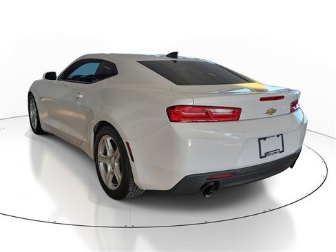 Used 2018 Chevrolet Camaro LT image 3