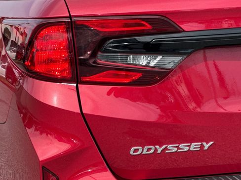 Used 2025 Honda Odyssey Sport-L image 12