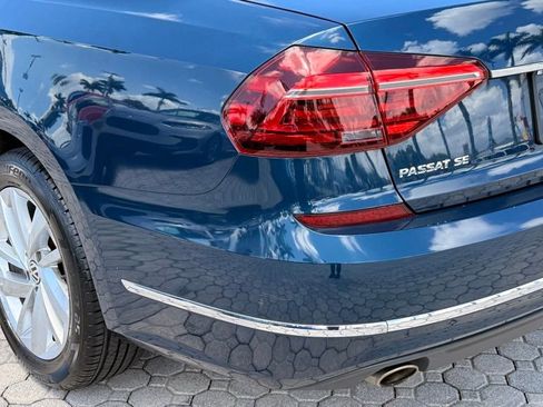 Used 2018 Volkswagen Passat 2.0T SE w/ SE Lighting Package FWD image 17