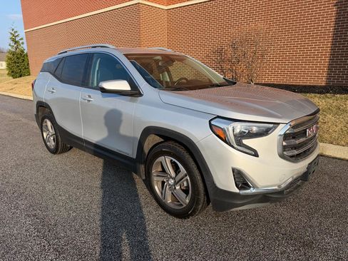 Used 2018 GMC Terrain SLT w/ Preferred Package image 16