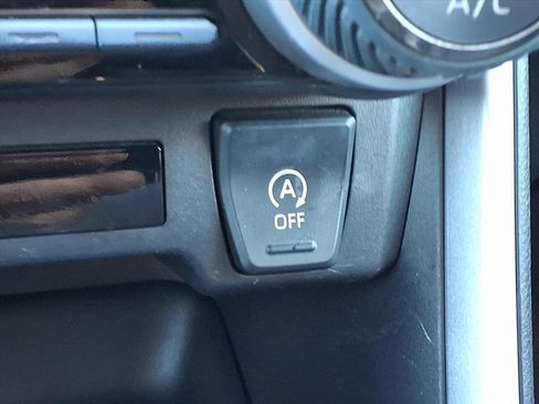 Used 2023 Toyota RAV4 XLE Premium image 14