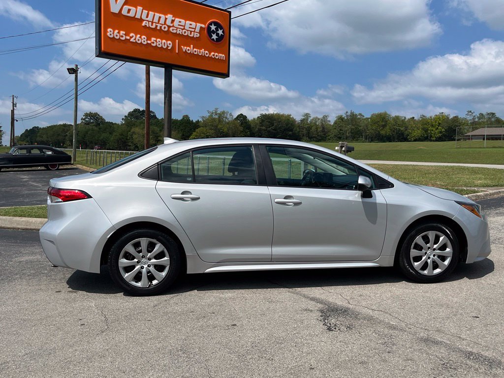 Used 2022 Toyota Corolla LE FWD image 13
