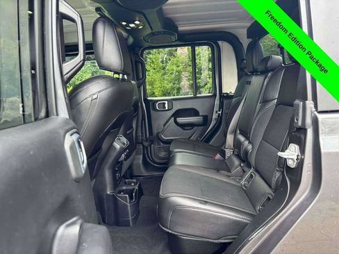 Used 2021 Jeep Gladiator Sport AWD/4WD image 23
