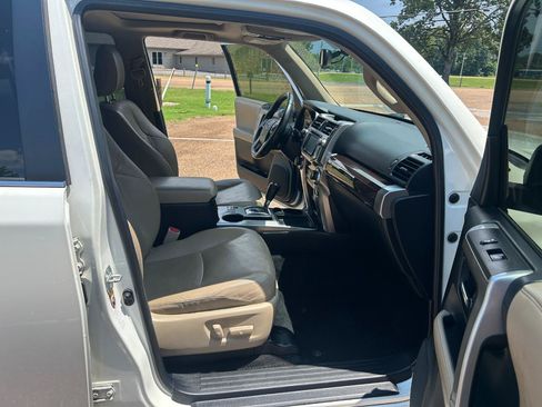 Used 2015 Toyota 4Runner Limited RWD image 12