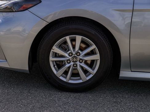 Used 2025 Toyota Camry LE image 11