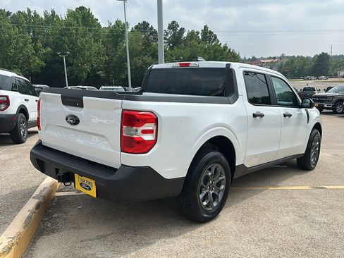 Used 2025 Ford Maverick XLT w/ Equipment Group 302A AWD/4WD image 6