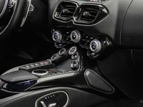 Used 2022 Aston Martin V8 Vantage Coupe RWD image 55