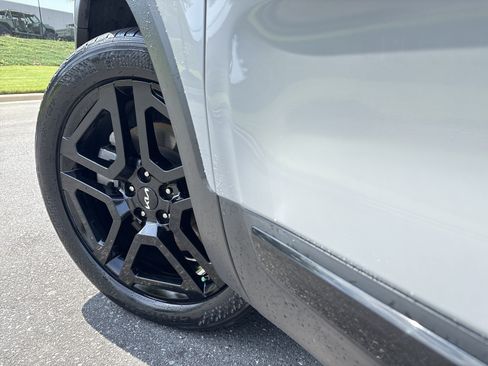 Used 2024 Kia Telluride EX X-Line AWD/4WD image 12