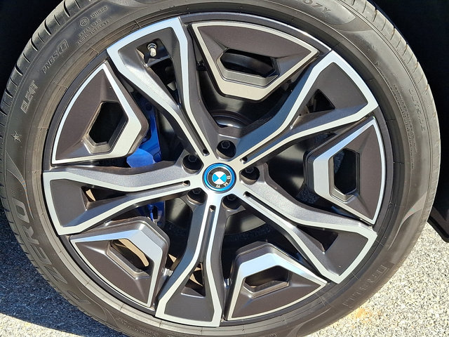 Certified 2024 BMW iX xDrive50 w/ Sport Package AWD/4WD image 8