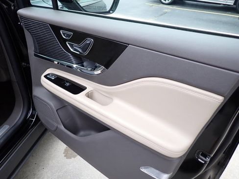 Certified 2022 Lincoln Corsair AWD w/ Premium Package image 13
