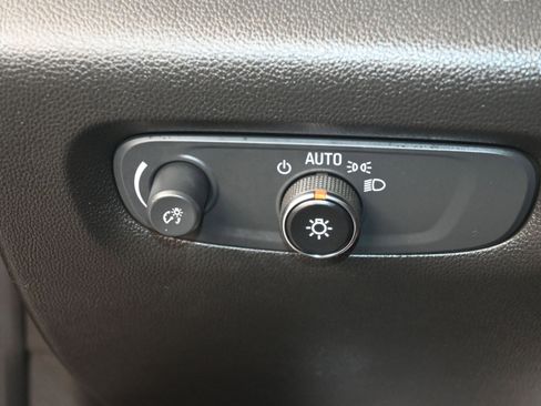 Used 2023 Chevrolet Traverse LT w/ Rear Camera Mirror Package AWD/4WD image 29