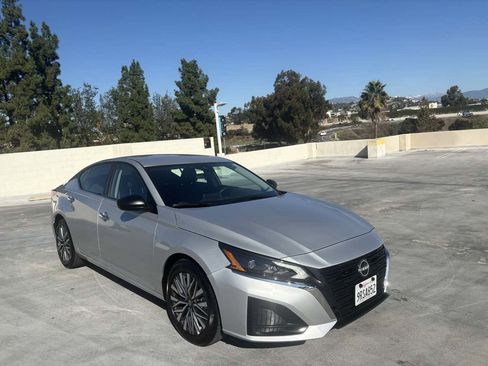 Used 2025 Nissan Altima 2.5 SV image 41