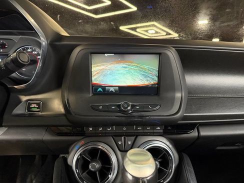 Used 2017 Chevrolet Camaro LT RWD image 13
