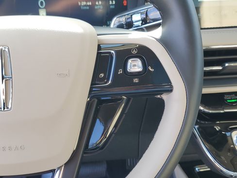 New 2026 Lincoln Corsair Reserve image 18