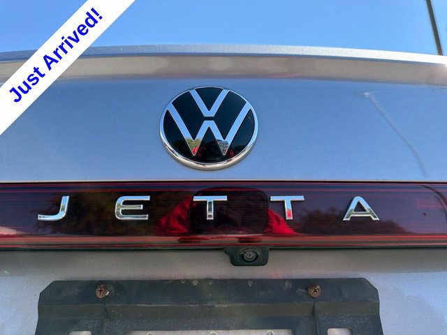 Used 2025 Volkswagen Jetta SE FWD image 16
