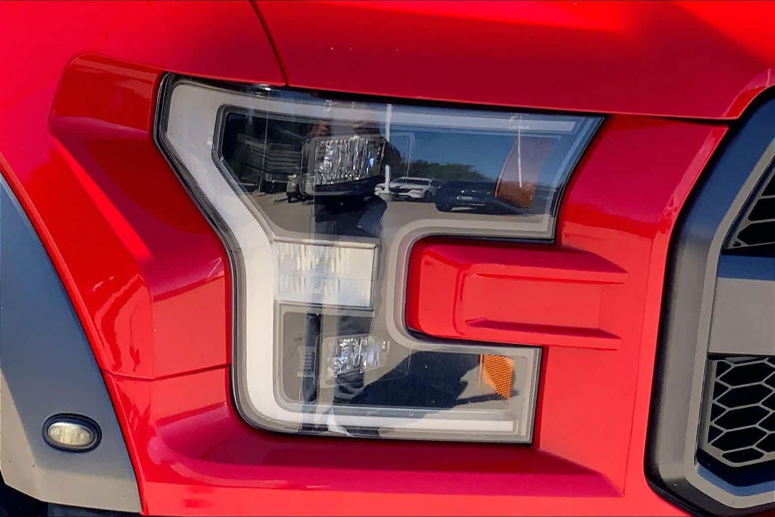 Used 2018 Ford F150 Raptor w/ Equipment Group 802A Luxury AWD/4WD image 28