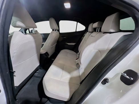 Used 2021 Lexus UX 250h w/ Accessory Package (Z1) AWD/4WD image 19