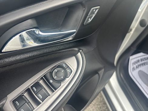 Used 2022 Chevrolet Malibu LT FWD image 15