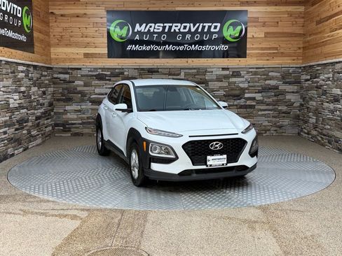 Used 2020 Hyundai Kona SE w/ Cargo Package image 2