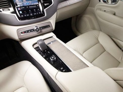 Used 2023 Volvo XC90 B6 Plus w/ Protection Package Premier AWD/4WD image 10