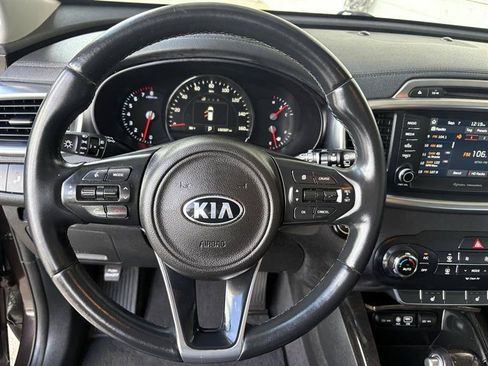 Used 2018 Kia Sorento EX FWD image 21