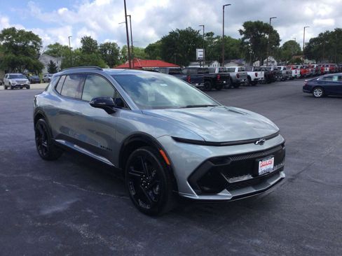 Used 2024 Chevrolet Equinox EV RS w/ Active Safety Package 3 image 5