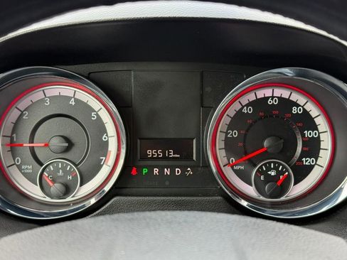 Used 2019 Dodge Grand Caravan SXT w/ Driver Convenience Group image 21