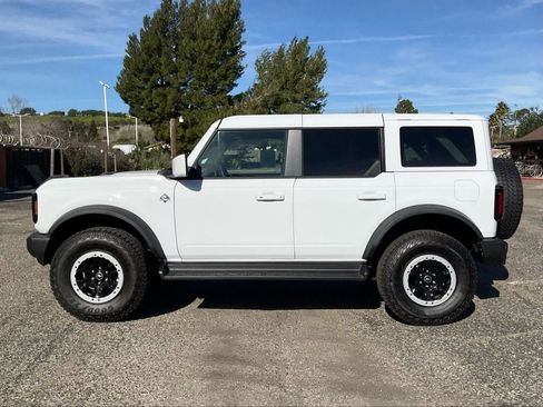 New 2025 Ford Bronco Outer Banks w/ Sasquatch Package image 3