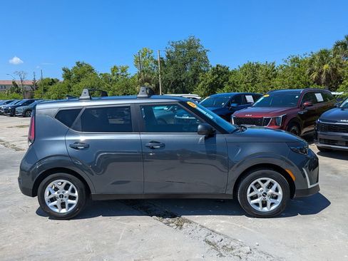 Certified 2023 Kia Soul LX w/ LX Technology Package FWD image 8