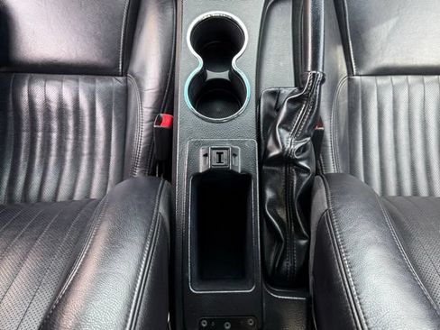 Used 2005 Ford Thunderbird RWD image 29